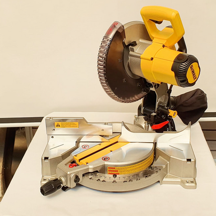 DEWALT SIERRA ACOLILLADORA O INGLETEADORA 10" - DWS713