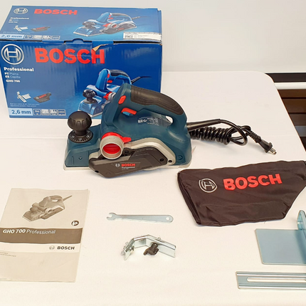 BOSH CEPILLO ELECTRICO 700W - GHO700
