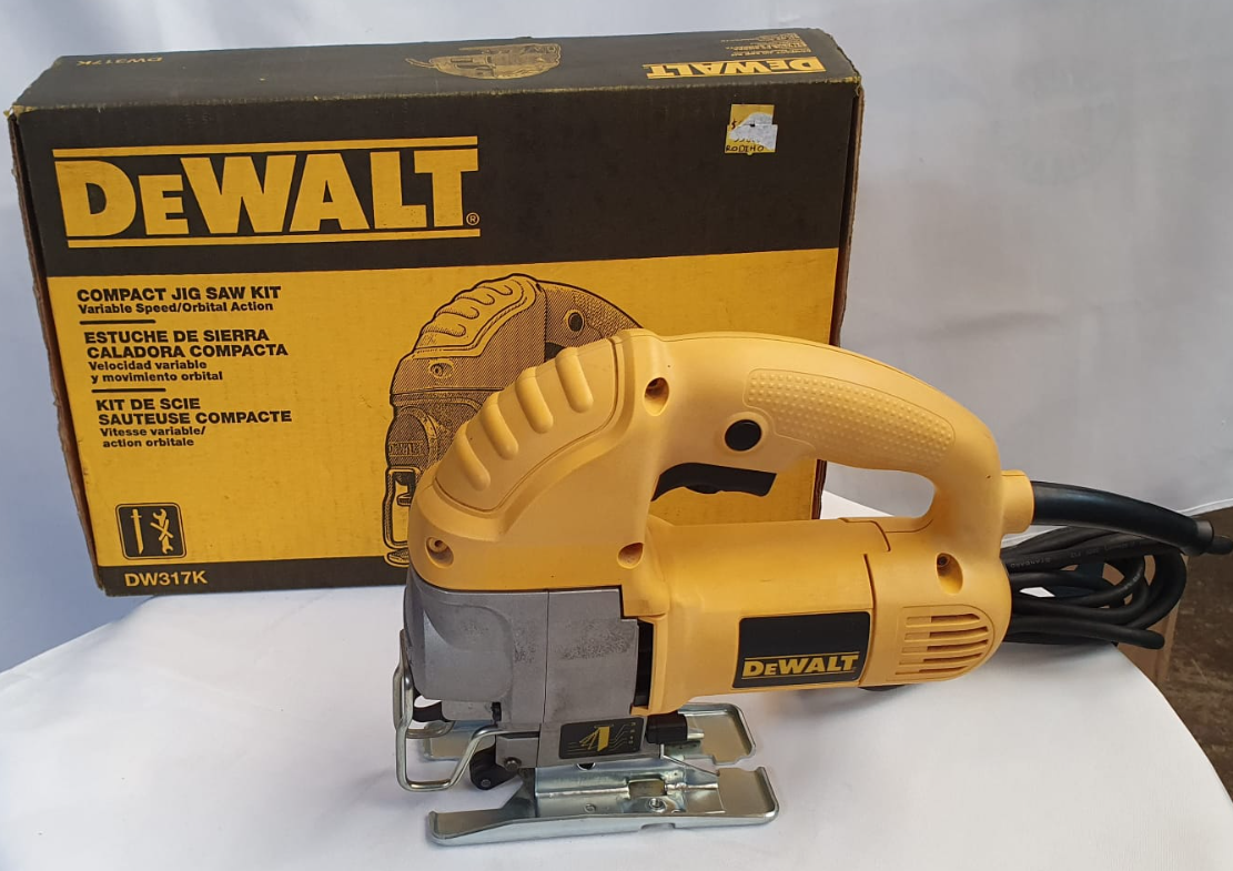 DEWALT SIERRA CALADORA COMPACTA - DW317K