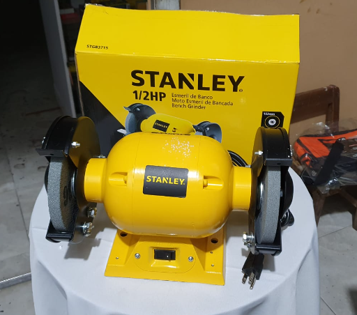 STANLEY ESMERIL DE BANCO DE 6" - STGB3715