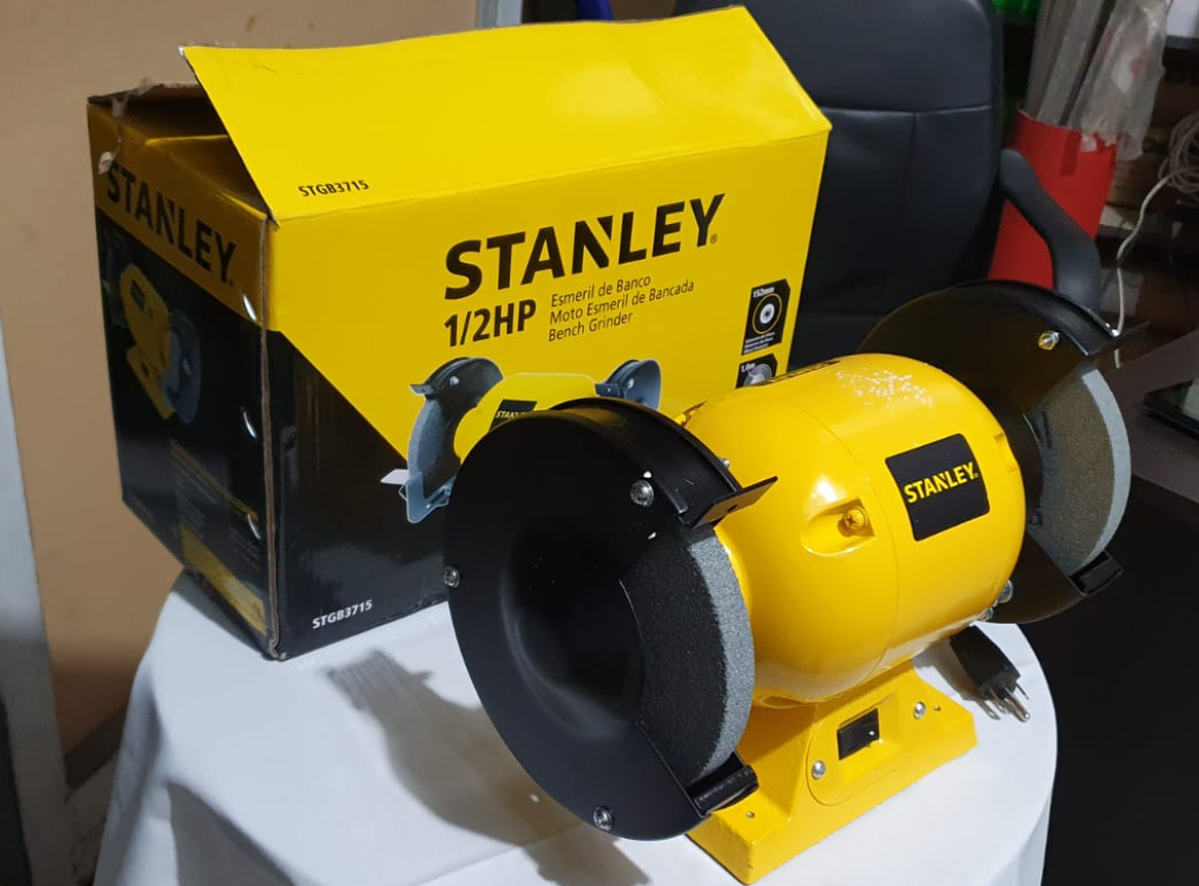 STANLEY ESMERIL DE BANCO DE 6" - STGB3715