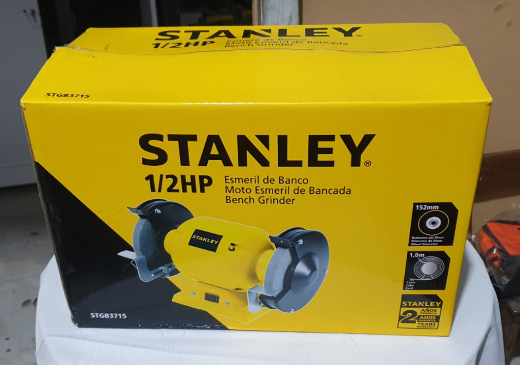 STANLEY ESMERIL DE BANCO DE 6" - STGB3715