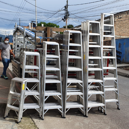 9 PASOS ESCALERA TIJERA EN ALUMINIO TIPO 1