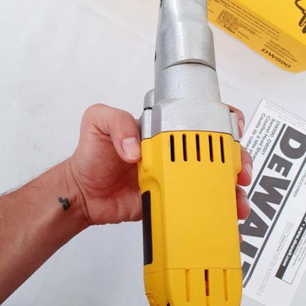 DEWALT CIZALLA CALIBRE 19 CON CABEZA GIRATORIA PARA TRABAJO PESADO - DW890