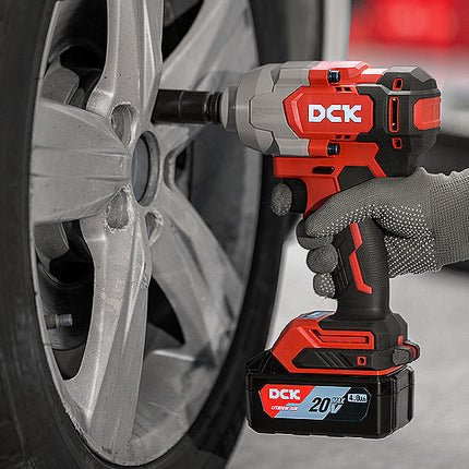 DCK LLAVE DE IMPACTO INALAMBRICA 20V 750W KDPB698
