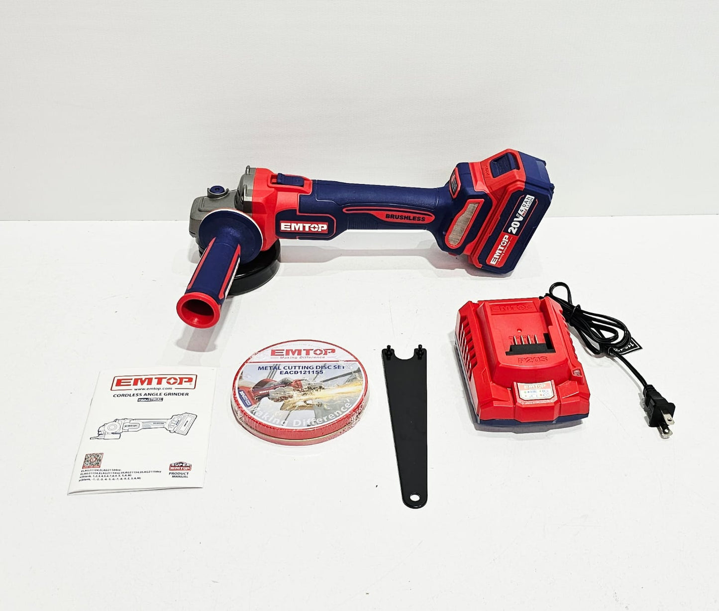 EMTOP PULIDORA INALAMBRICA 20V ULAG211541
