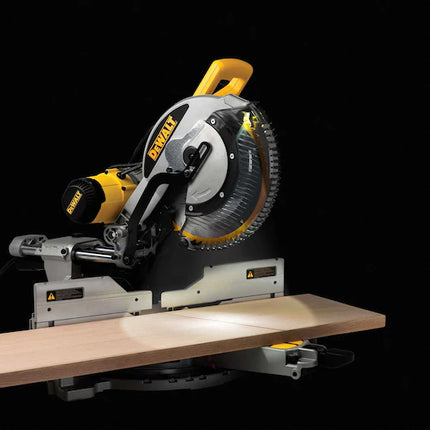 DEWALT SIERRA INGLETEADORA TELESCOPICA 12" DWS780